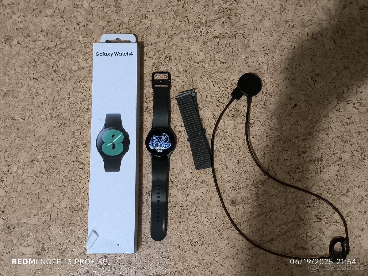 Samsung Galaxy watch 4 16gb ( Bluetooth, Wi-Fi, GPS