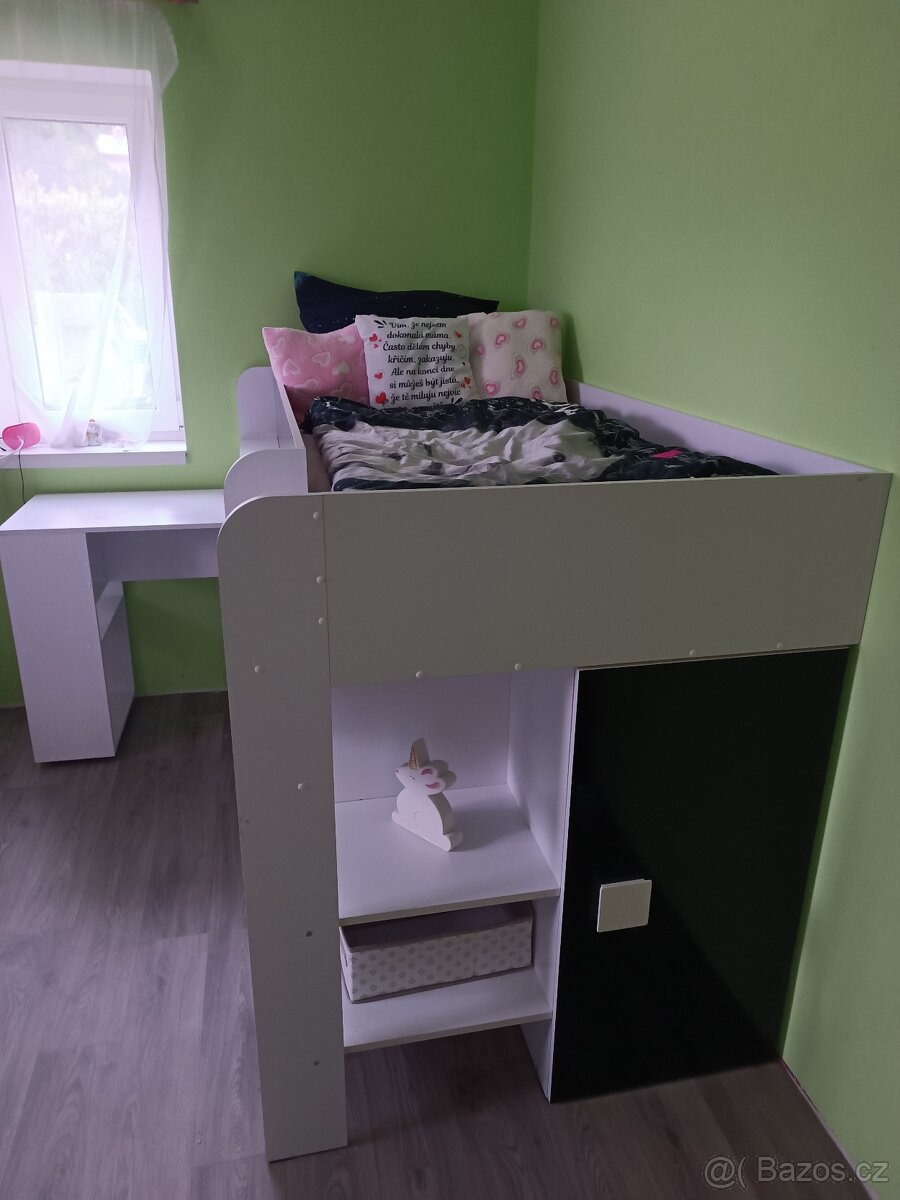 Patrová studentská postel