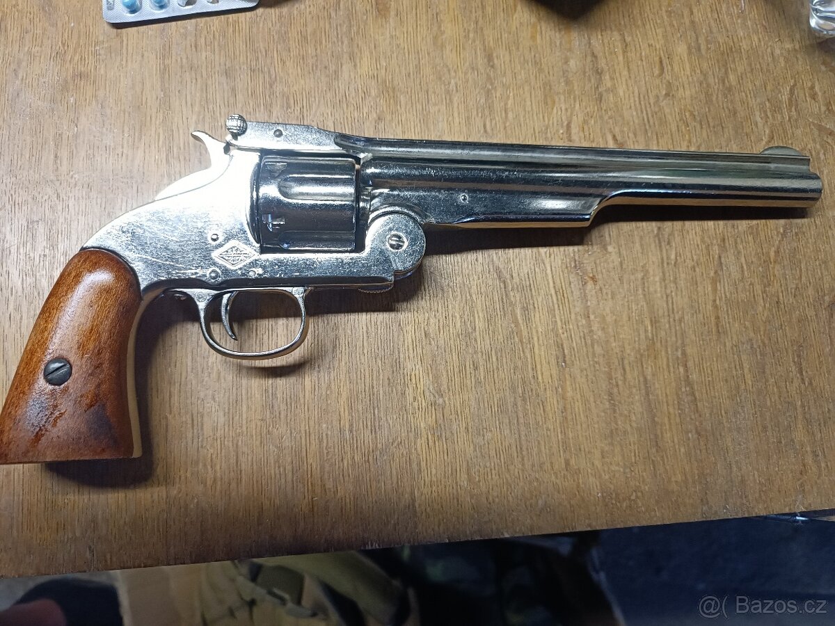 Replika revolveru Smith & Wesson 1869