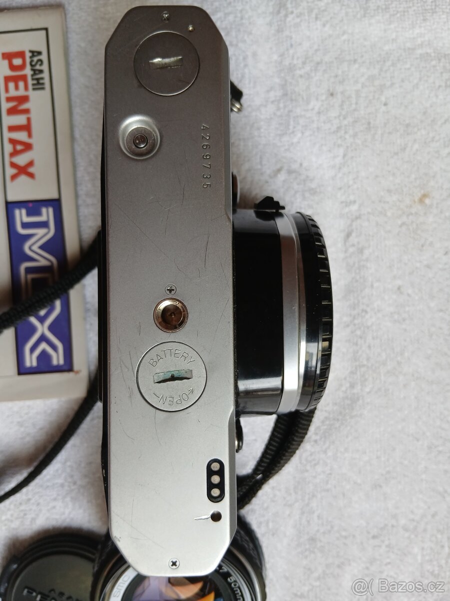 Japonský analogový fotoaparát.