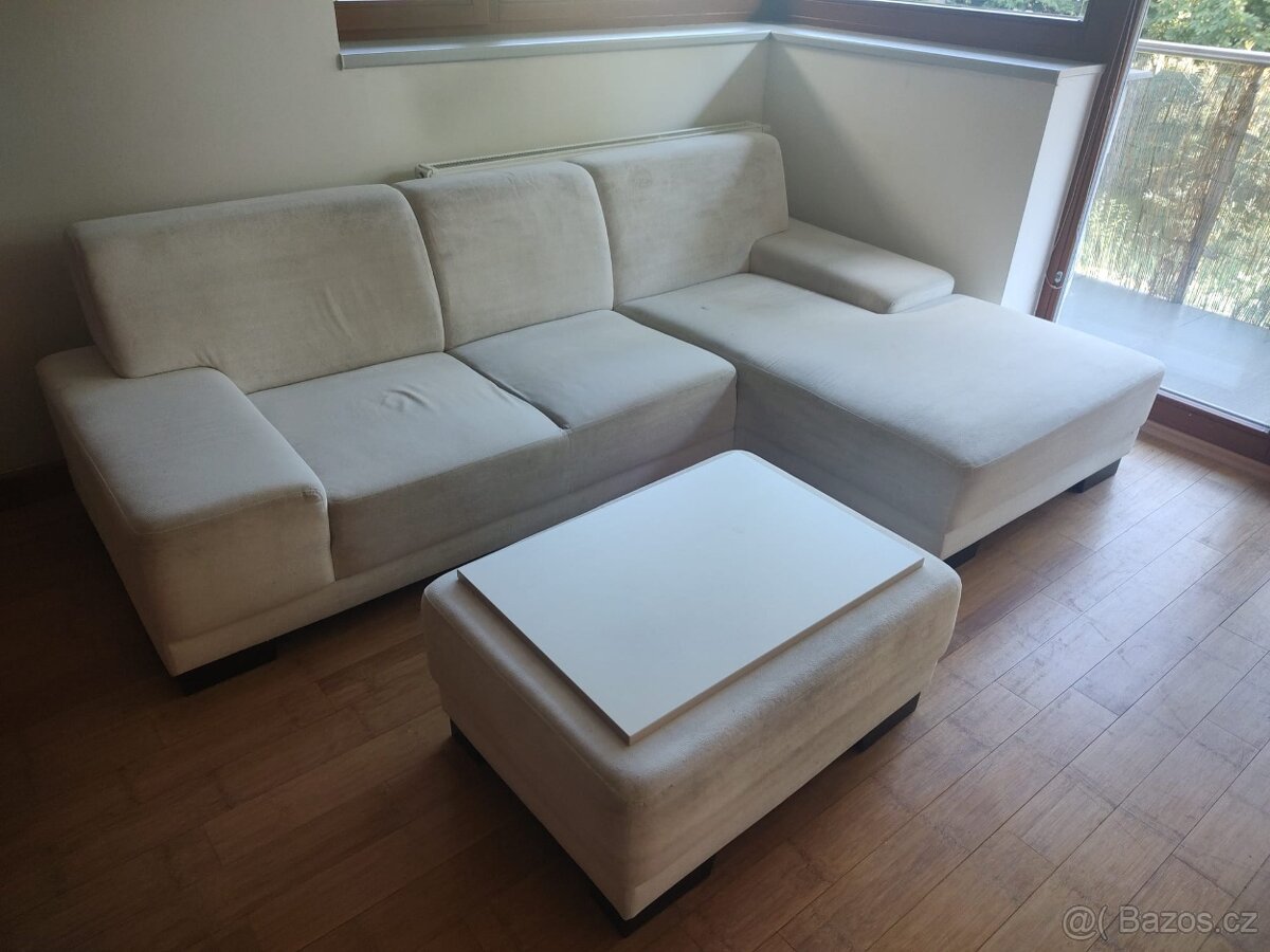 KONFERENČNÍ STOLEK - délka 85 cm x šířka 60 cm x výška 35 cm