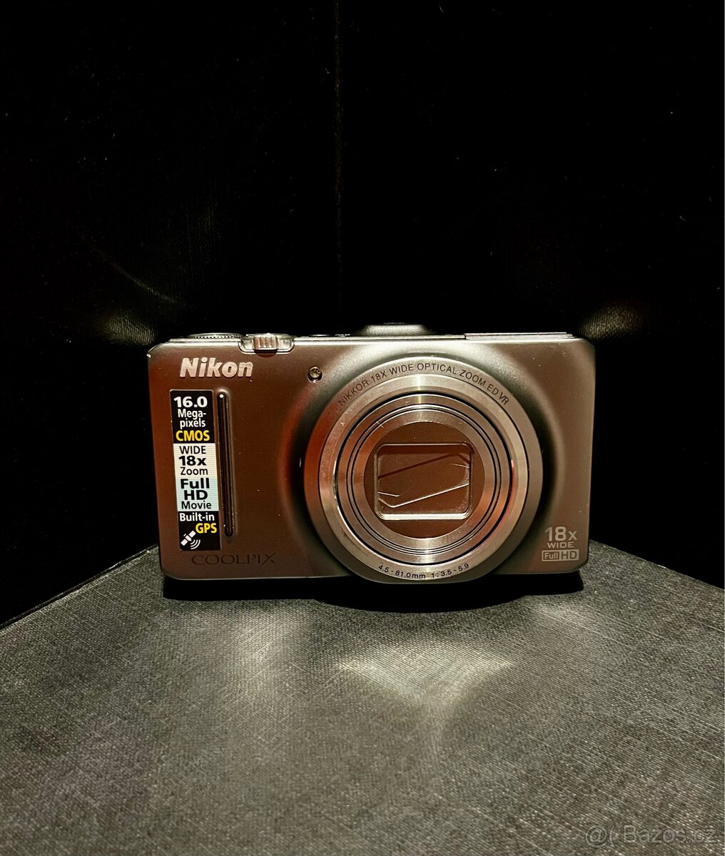 Nikon Coolpix S9300 – kompaktní fotoaparát s 18× zoomem