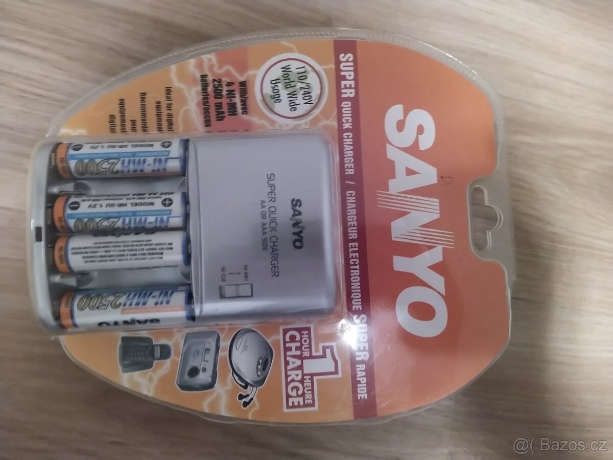 Rychlonabíječka + 4 Ni-MH akumulátory 2500 mAh