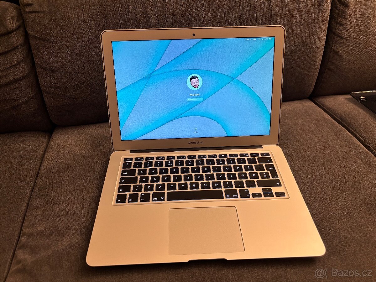 Apple MacBook Air 13” 2015 a jako darek ipad 2.generace