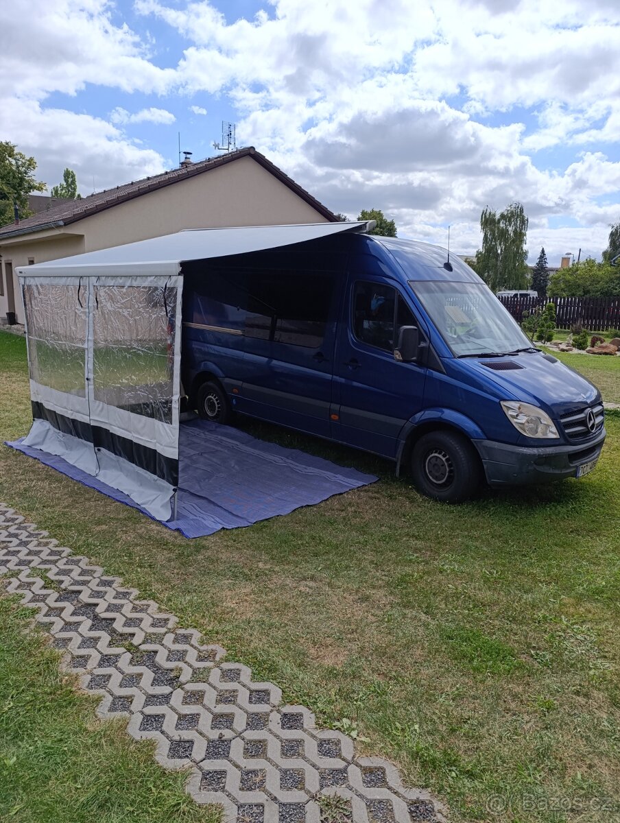 Obytný automobil , automat .