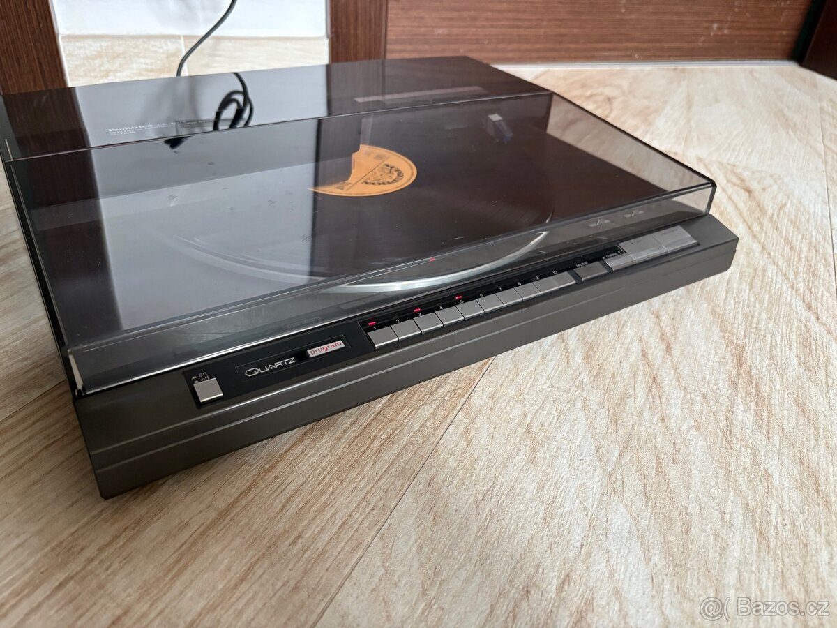 Tangenciální gramofon Technics SL-QL15