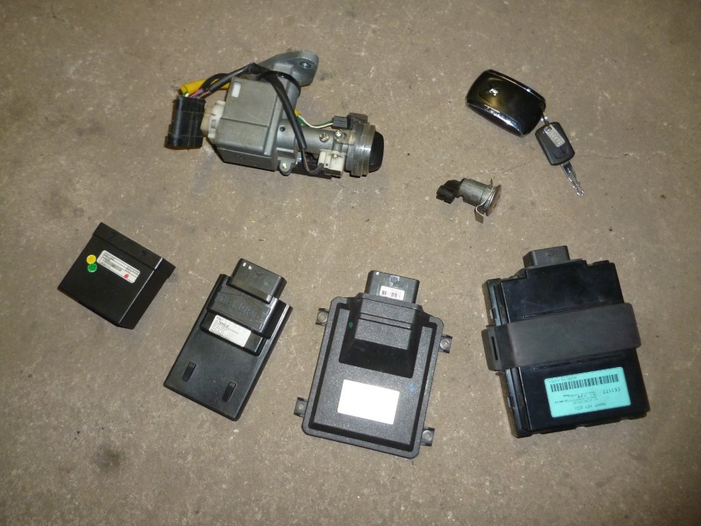 Peugeot Metropolis 400i. Spínačka,imobilizér, CDI. Od 2013