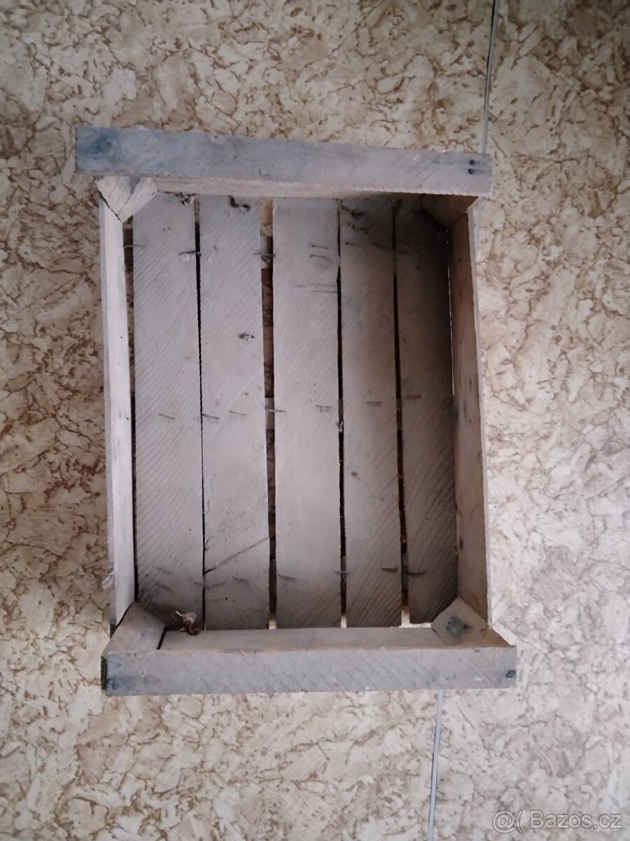 Dřevěné přepravky na ovoce