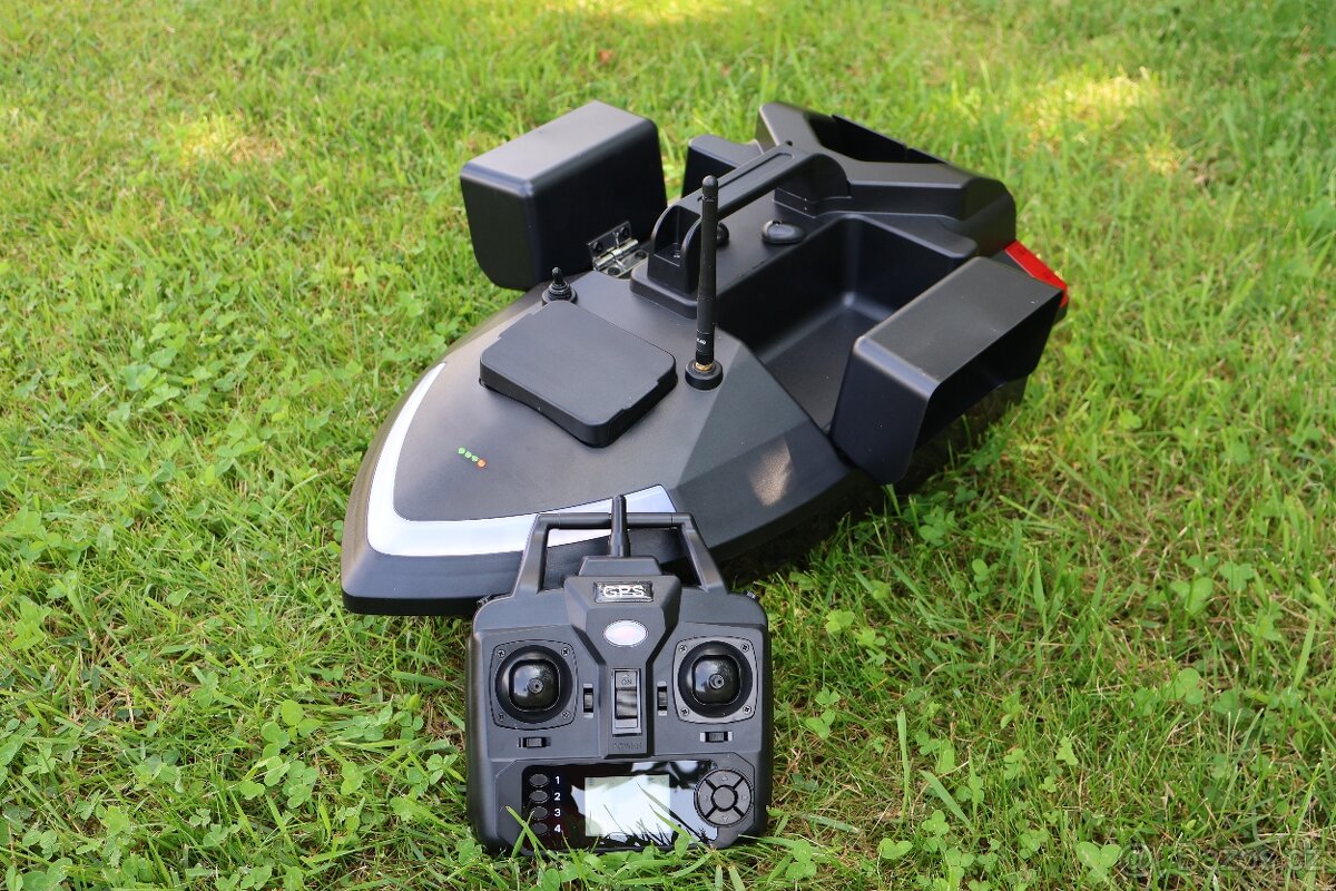 Nová zakrmovací loď s GPS, ČESKÝ NÁVOD, SILNÁ BATERIE