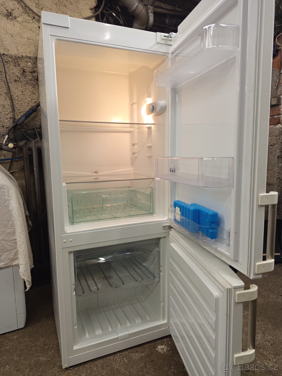 Prodám ledničku s mrazákem Whirlpool