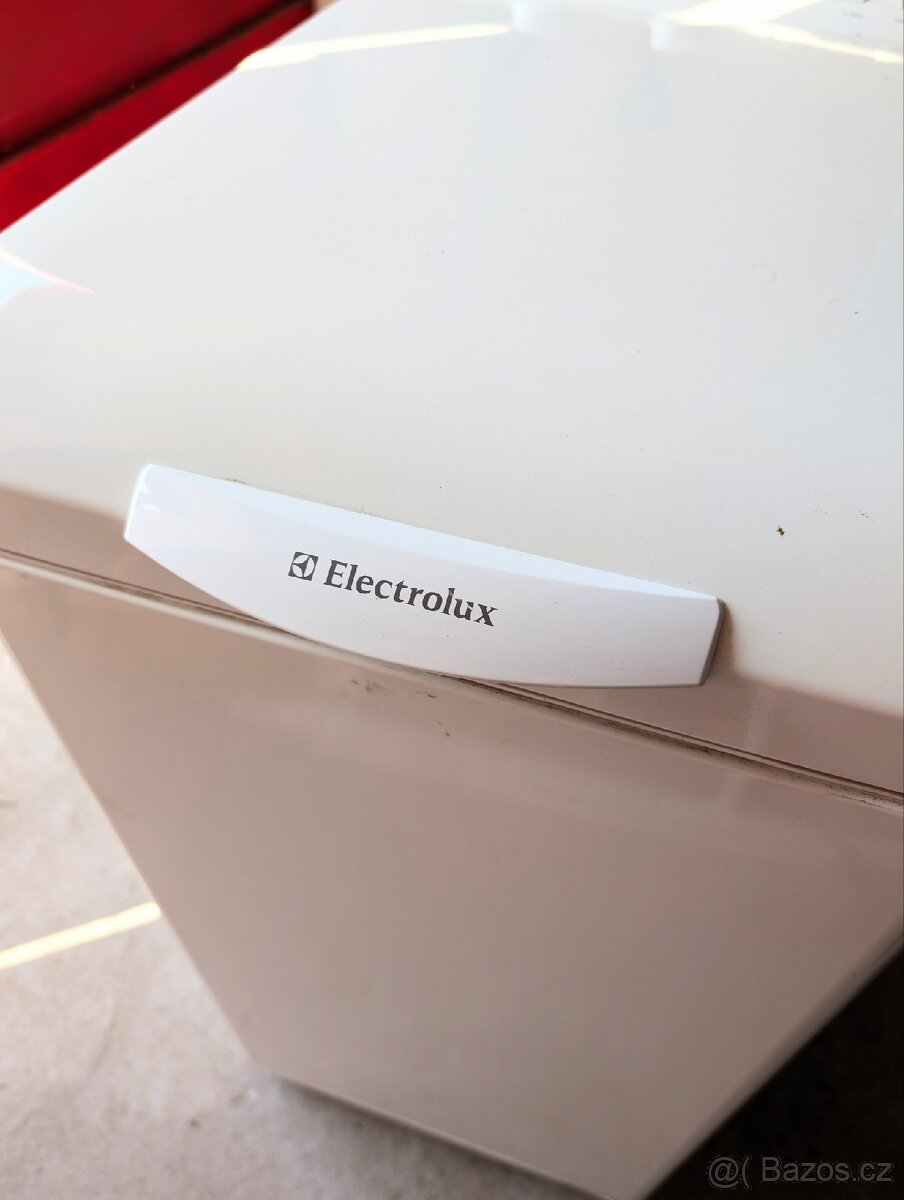 Prodám pračku Electrolux (vrchem plněná)