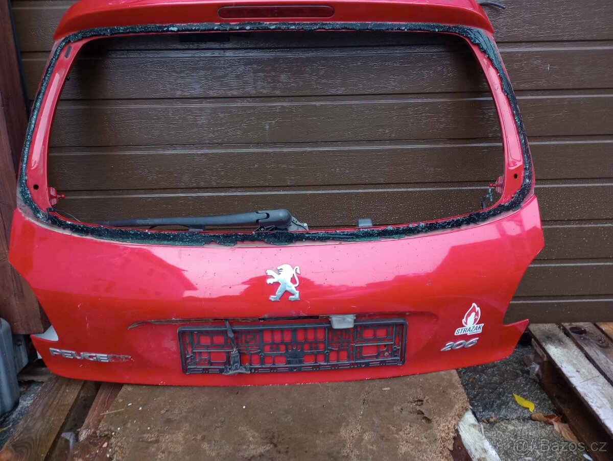 Peugeot 206 - 5.dveře červené
