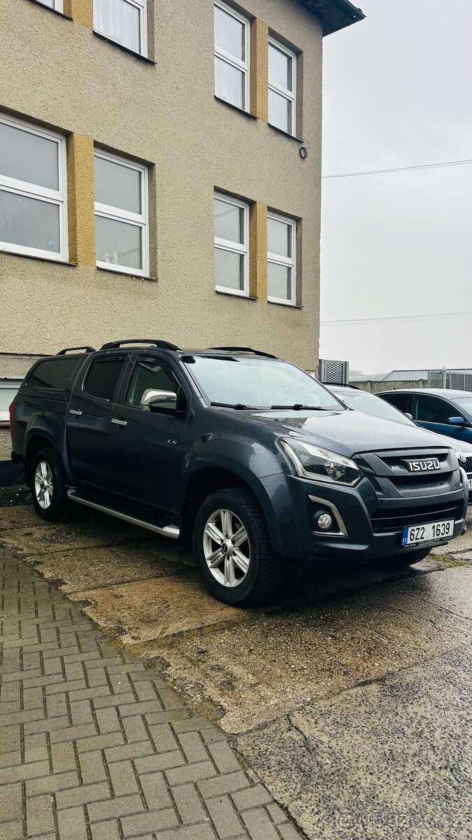 ISUZU D-MAX TOP STAV