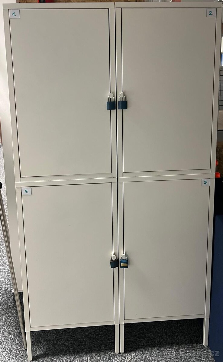 Bílá skříňka, magnetická, uzamykatelná