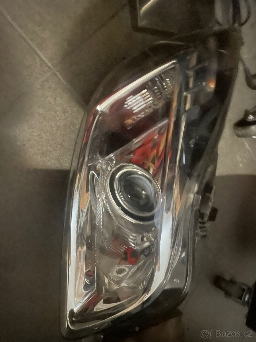 světlomet na Opel insignia A
