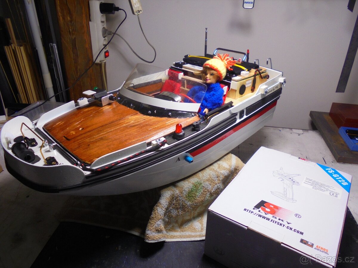 MOTOROVÝ ČLUN 700 MM S RC RÁDIEM