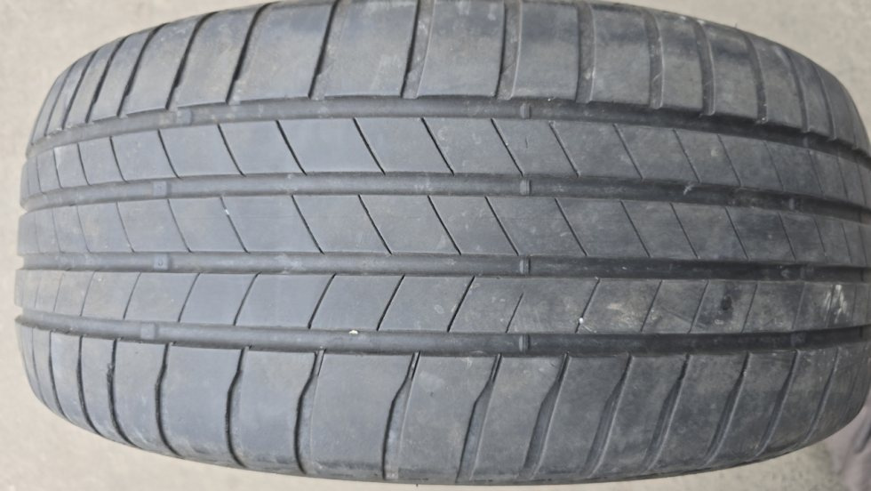 Letní pneumatika 215/55/17 Bridgestone
