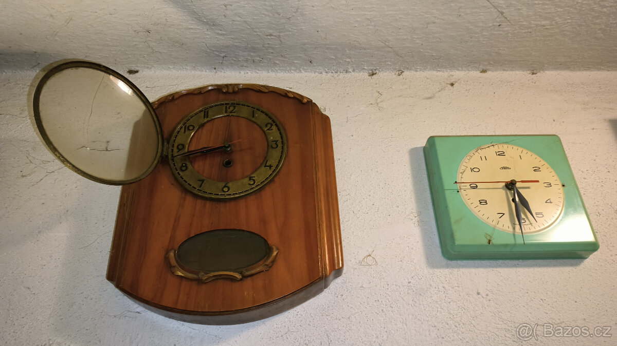 Hodiny nástěnné / budíky / retro