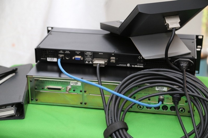 TC Electronic System 6000, velmi dobře udržovaný, s dálkovým