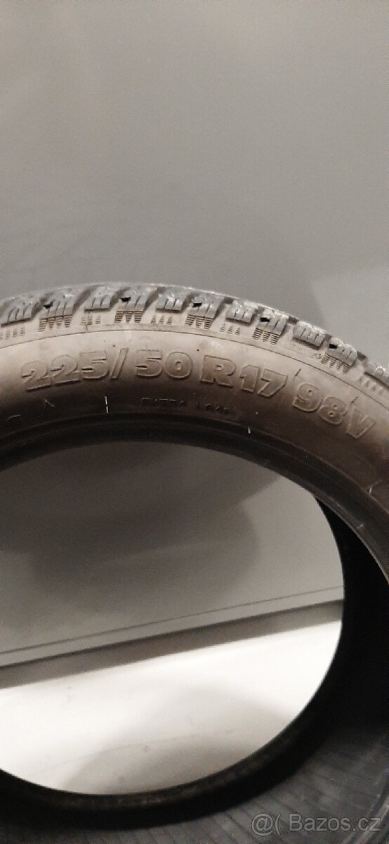 Zimní pneu 225/50/17