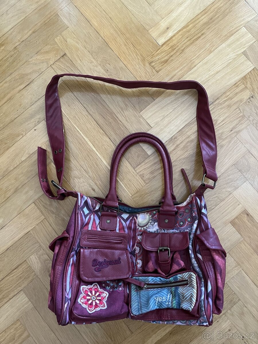 Kabelka Desigual 3