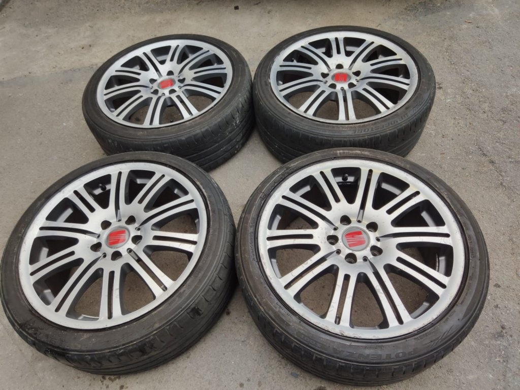 ALU disky 5x120 R19 s letními pneu 235/40 R19