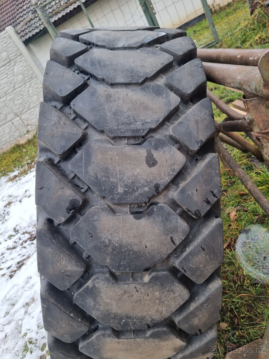 Pneu 16.9 28