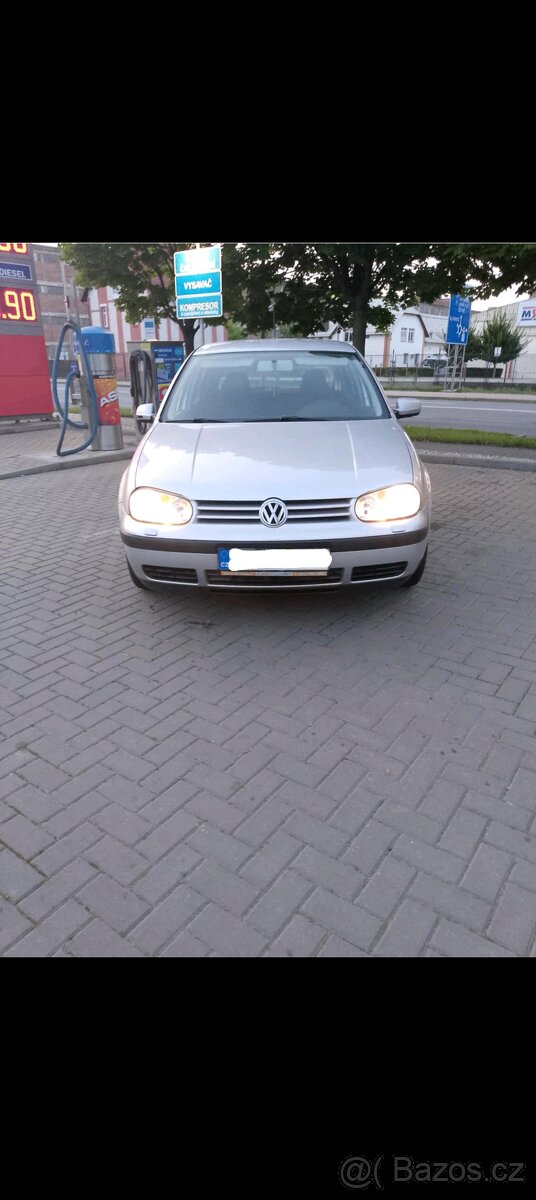 Prodám golf třídy 4 STK plátna rok výroby 2003 deně provozů