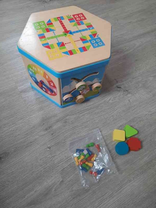 Hexagon dřevěný