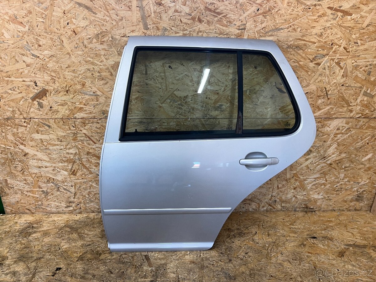 LEVÉ ZADNÍ DVEŘE VW GOLF 4 LB7Z