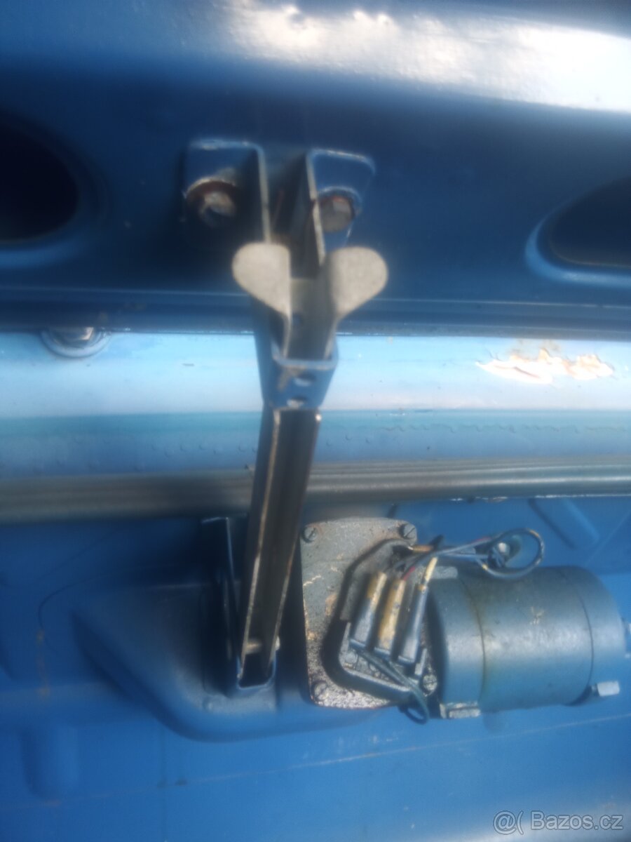 Škoda 100 100L 110L Vzpěra kapoty