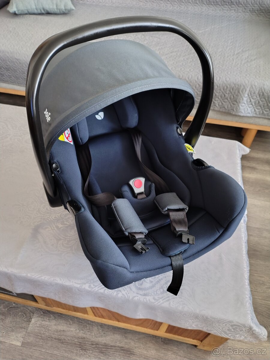 Vajíčko se základnou na Isofix