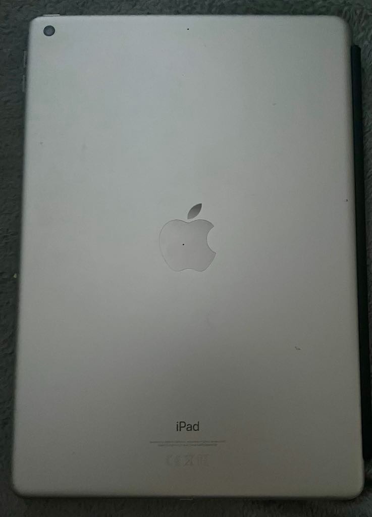 iPad 7. generace 32 GB , iPadOS 15.6.1