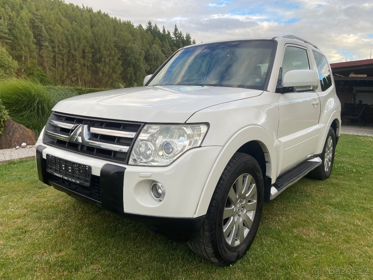 MITSUBISHI PAJERO 3.2DIESEL,3 dveř,4x4,Navi,Xenon -