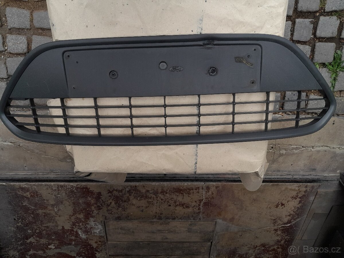 Mřížka předního nárazníku Ford Focus 8M51 17B968A.