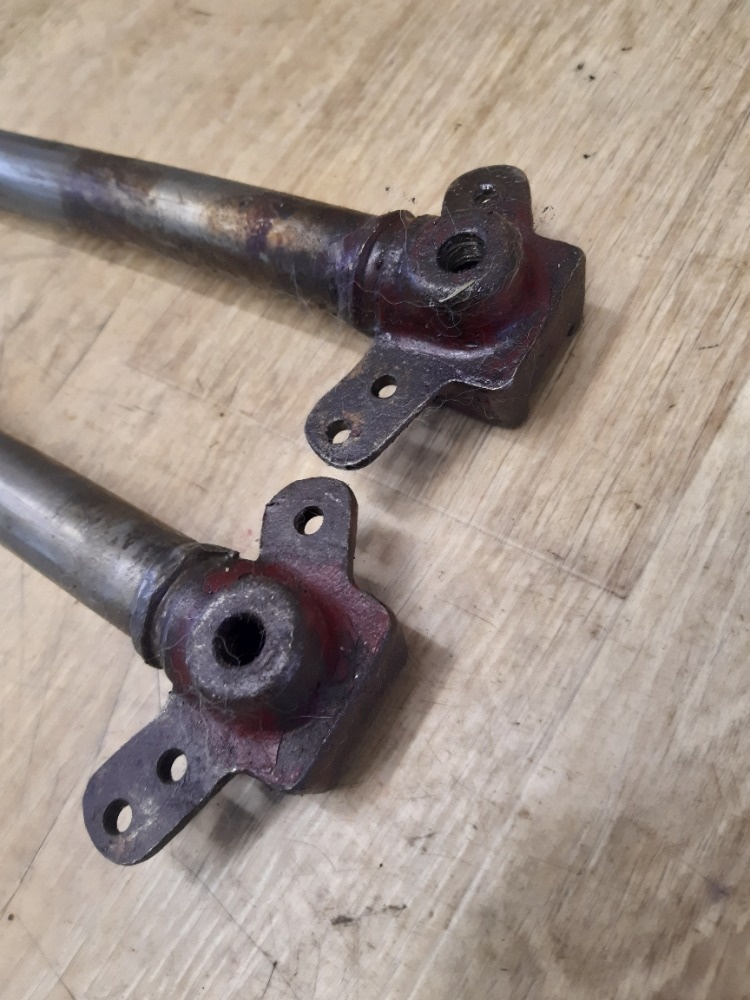 pravá vidlice jawa pérák zbrojovka věměním za levou