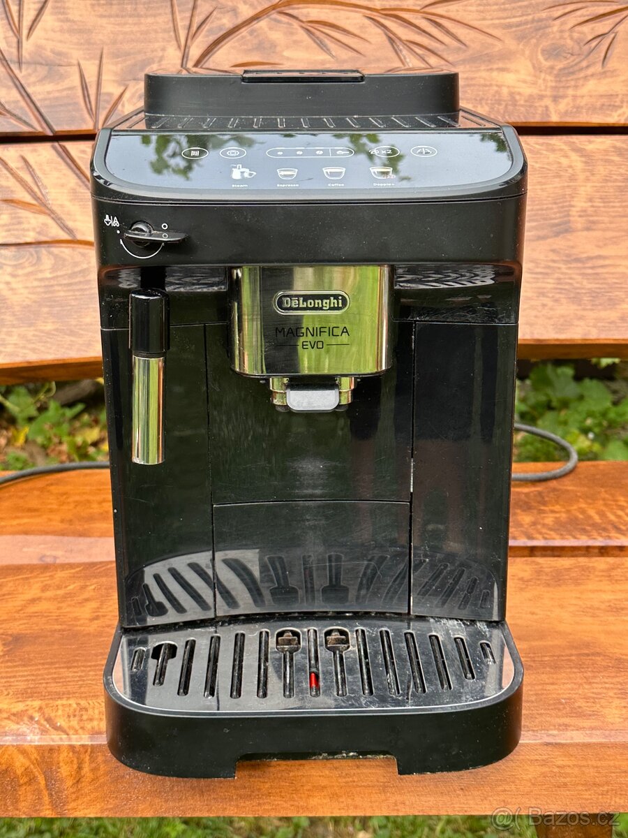 Kávovar De’Longhi Magnifica Evo