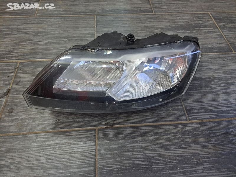 Škoda Rapid ,světla,blatník,nárazník,mlhovky