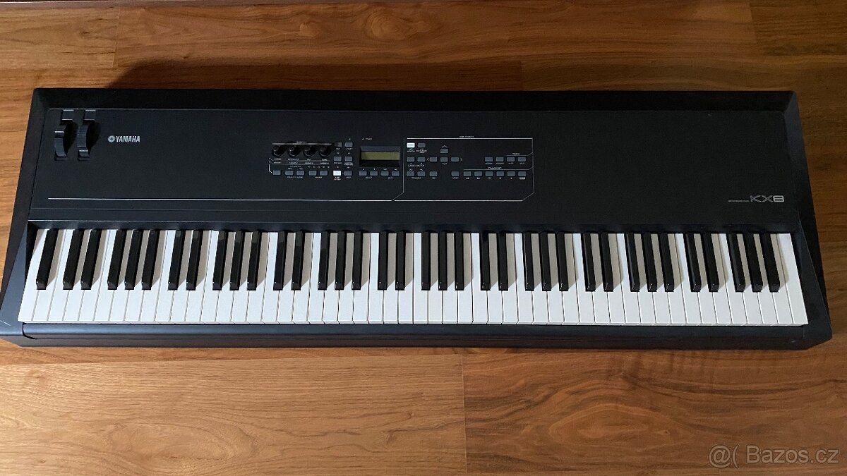 Yamaha KX-8