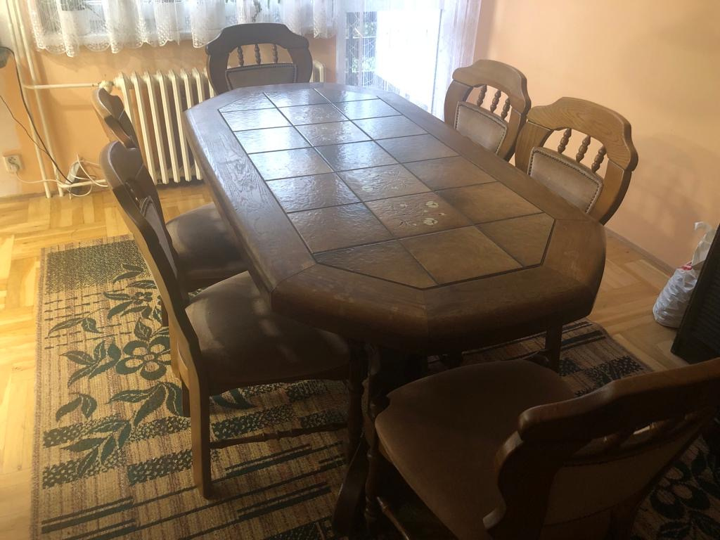 Holandský nábytek jídelní stůl + 6 židlí