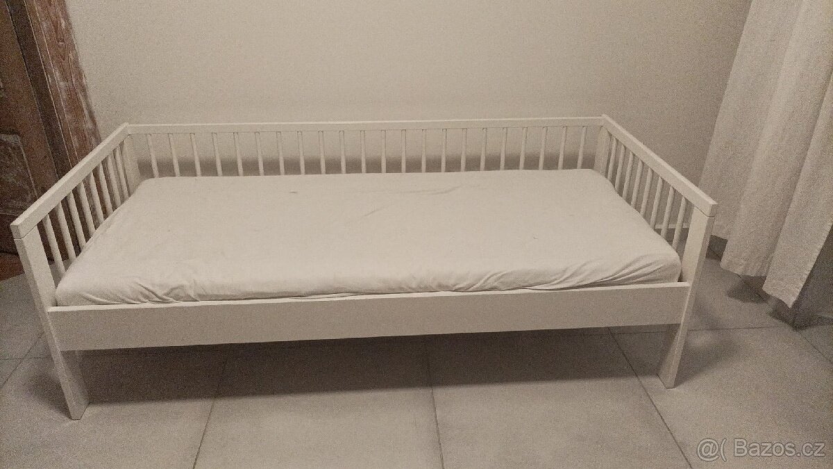 Dětská postel 160 x 70 cm (VČETNĚ MATRACE) REZERVOVÁNO