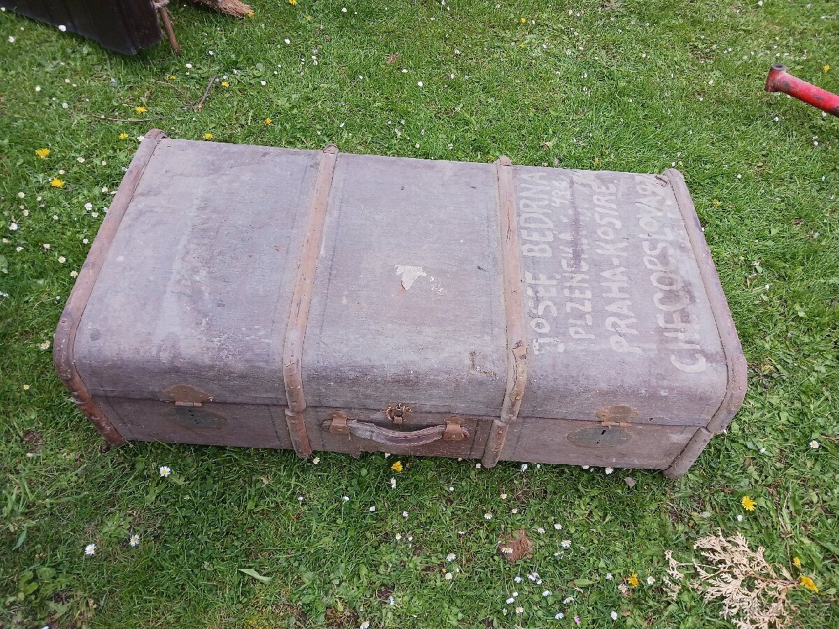 Starožitný kufr velký