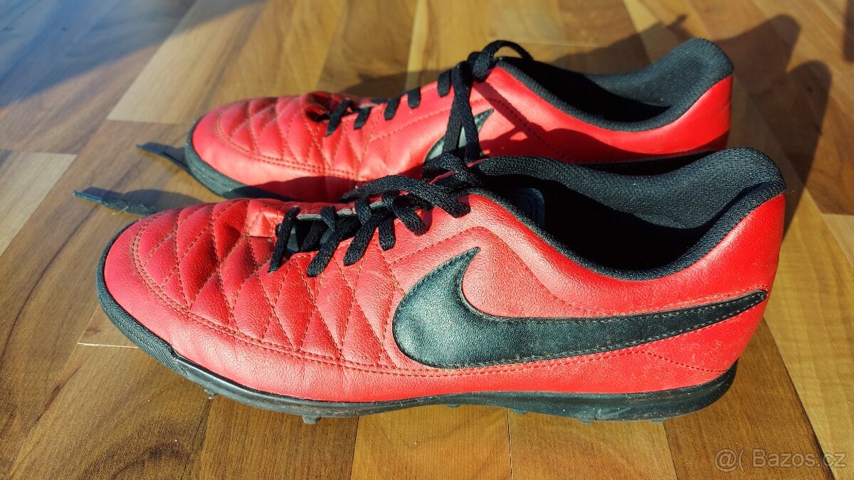 kopačky sportovní boty Nike 43