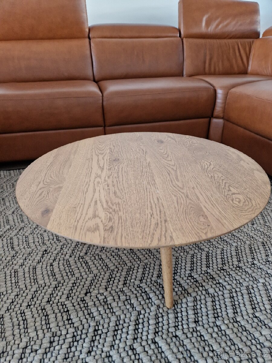 Masivní dubový konferenční stolek 70cm, výška 35cm