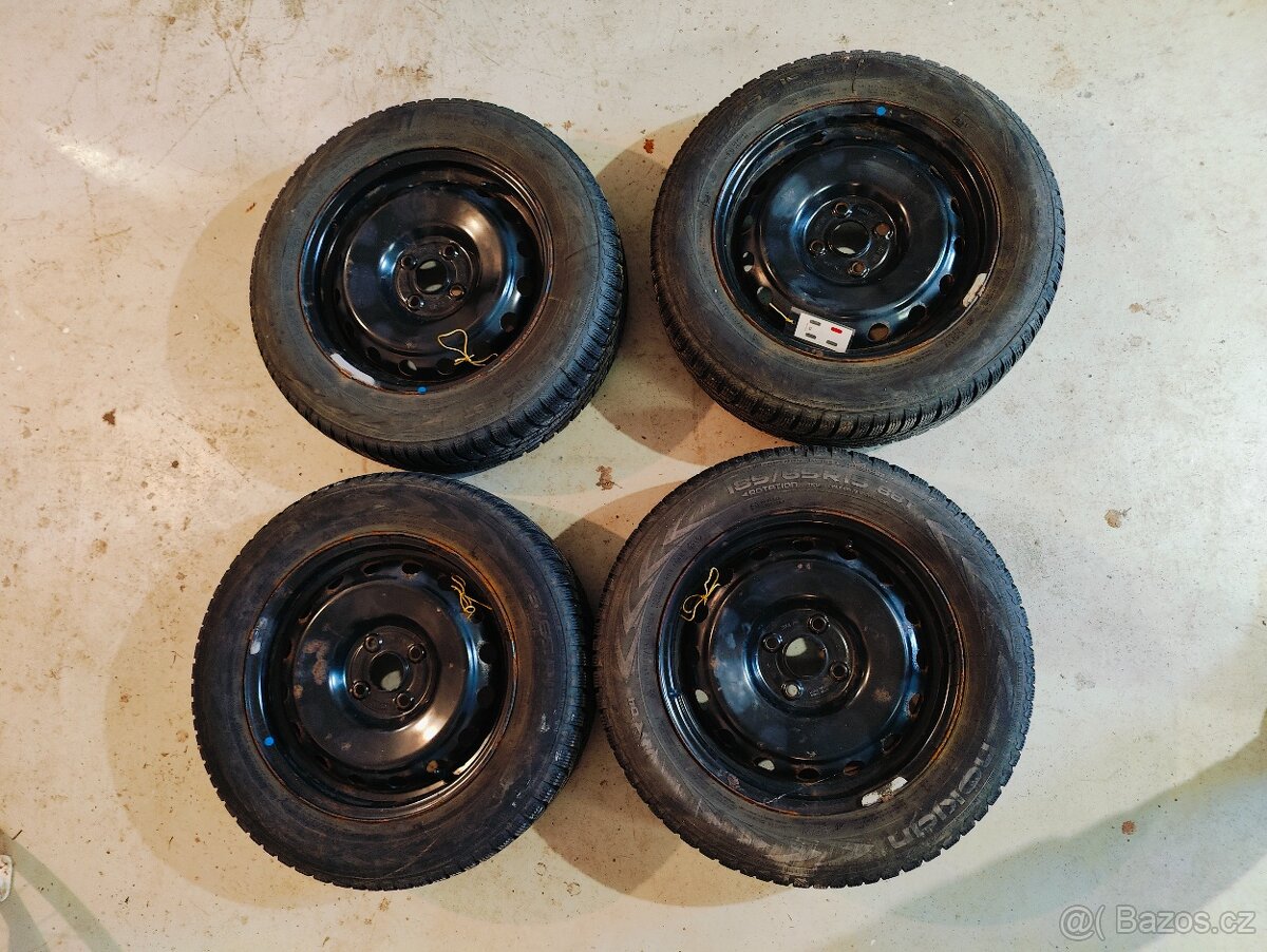 Plechové disky 15" s pneumatikami Nokian WR D4 185/65 88T