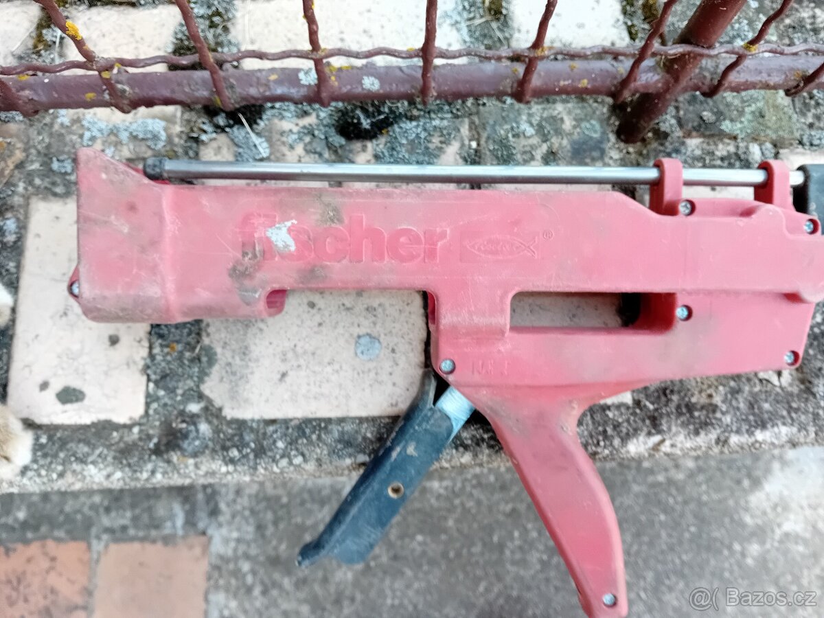 Pistole  na chemii Fišer