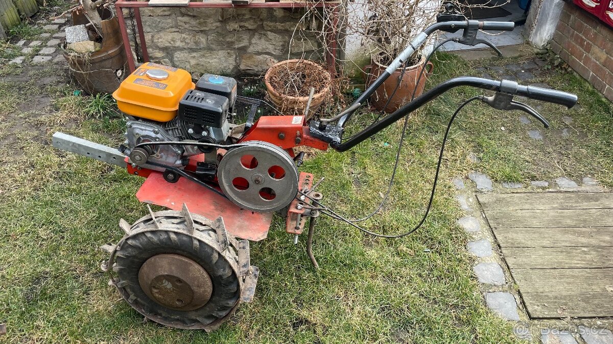 Mountfield kultivátor, motor s koly multifunkční