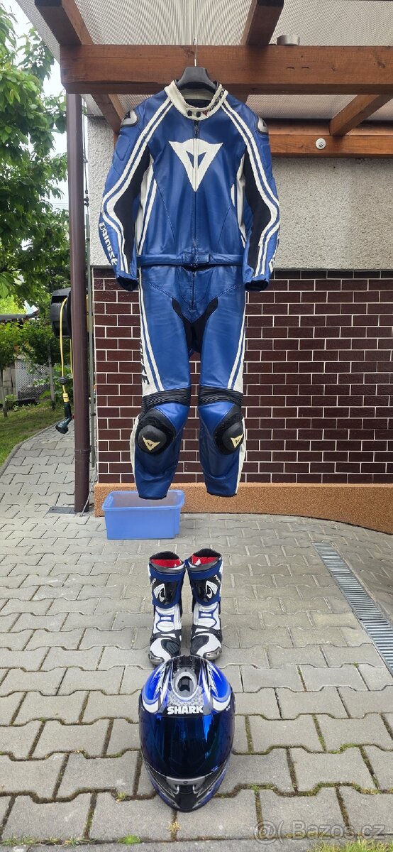 Kombinéza na motorku Dainese + přilba + rukavice + boty