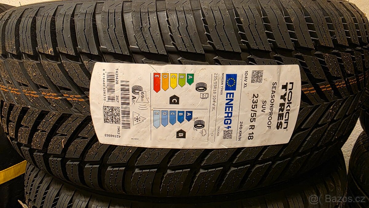 Prodám 4ks pneu Nokian 235/55 R18 104 V XL zimní