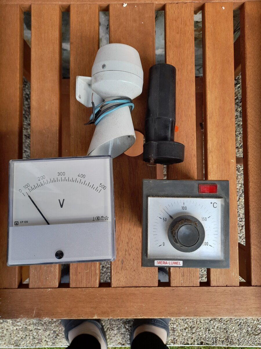 Elektrosoučástky